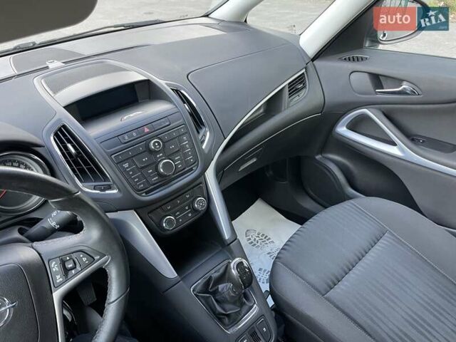 Синий Опель Zafira Tourer, объемом двигателя 2 л и пробегом 187 тыс. км за 10500 $, фото 46 на Automoto.ua