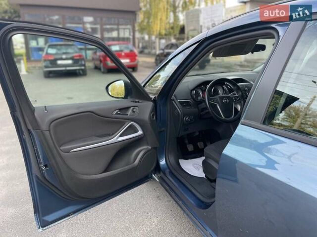 Синий Опель Zafira Tourer, объемом двигателя 2 л и пробегом 187 тыс. км за 10500 $, фото 17 на Automoto.ua