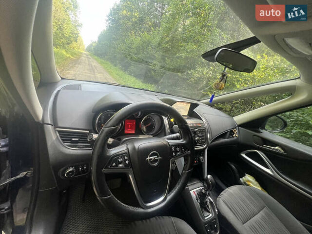 Синий Опель Zafira Tourer, объемом двигателя 1.96 л и пробегом 216 тыс. км за 9000 $, фото 5 на Automoto.ua