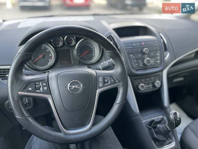Синий Опель Zafira Tourer, объемом двигателя 2 л и пробегом 187 тыс. км за 10500 $, фото 39 на Automoto.ua