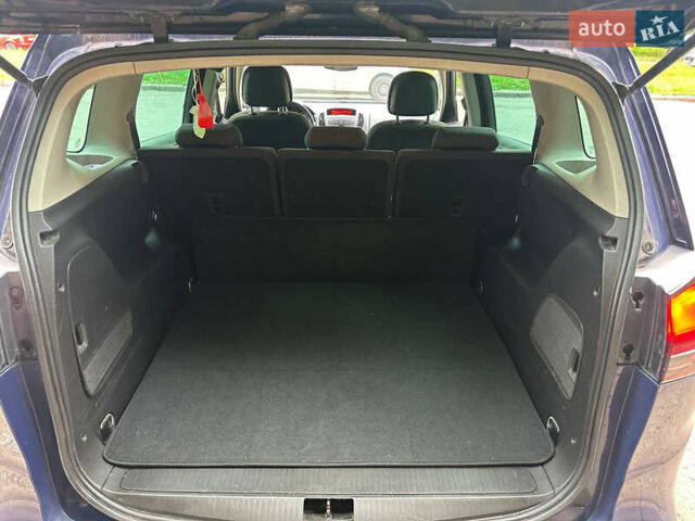 Синий Опель Zafira Tourer, объемом двигателя 2 л и пробегом 250 тыс. км за 7200 $, фото 37 на Automoto.ua
