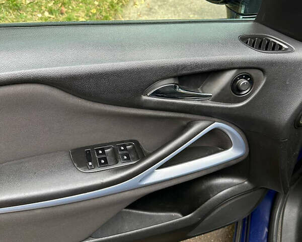 Синий Опель Zafira Tourer, объемом двигателя 2 л и пробегом 250 тыс. км за 7200 $, фото 11 на Automoto.ua