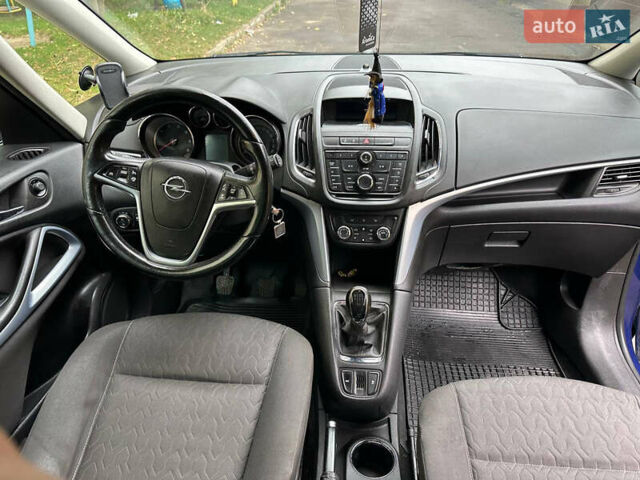 Синий Опель Zafira Tourer, объемом двигателя 2 л и пробегом 250 тыс. км за 7200 $, фото 18 на Automoto.ua