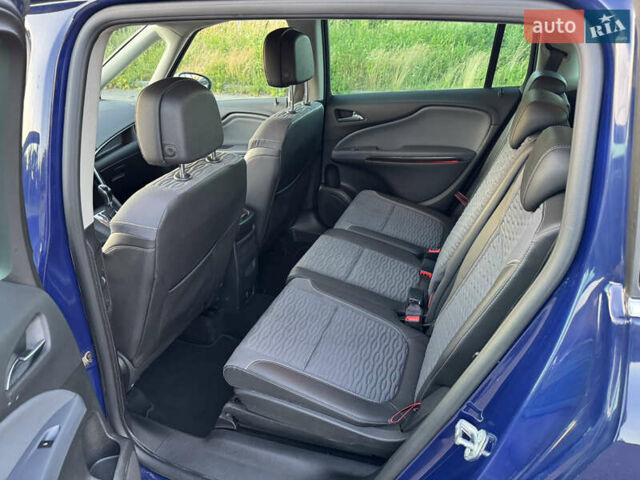 Синий Опель Zafira Tourer, объемом двигателя 2 л и пробегом 222 тыс. км за 10300 $, фото 9 на Automoto.ua