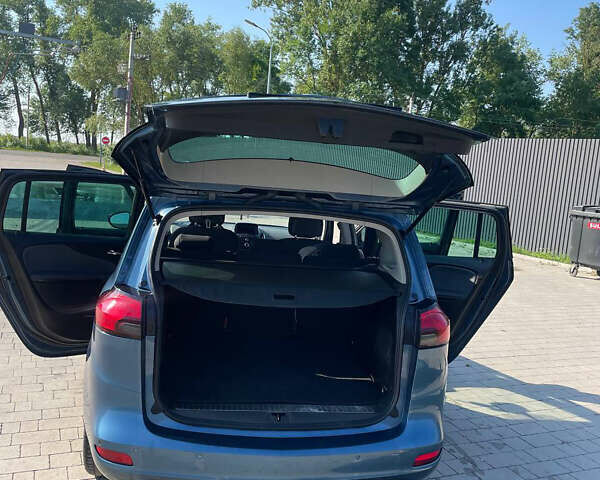 Синий Опель Zafira Tourer, объемом двигателя 1.6 л и пробегом 240 тыс. км за 9600 $, фото 8 на Automoto.ua
