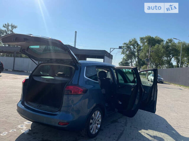 Синий Опель Zafira Tourer, объемом двигателя 1.6 л и пробегом 240 тыс. км за 9600 $, фото 9 на Automoto.ua