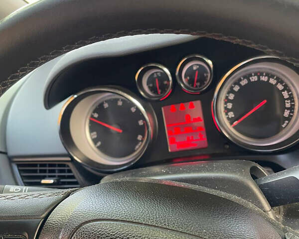 Синий Опель Zafira Tourer, объемом двигателя 1.6 л и пробегом 240 тыс. км за 9600 $, фото 11 на Automoto.ua