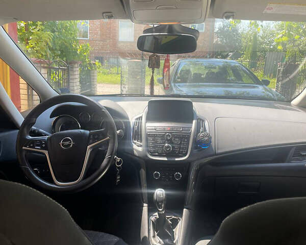 Синий Опель Zafira Tourer, объемом двигателя 1.6 л и пробегом 240 тыс. км за 9600 $, фото 12 на Automoto.ua