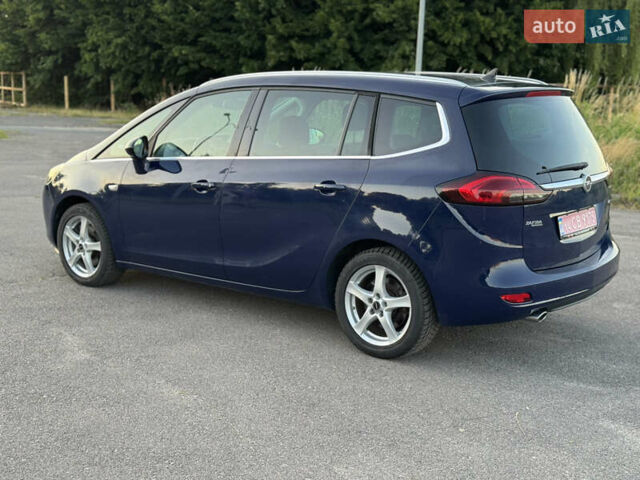 Синий Опель Zafira Tourer, объемом двигателя 2 л и пробегом 222 тыс. км за 10300 $, фото 2 на Automoto.ua