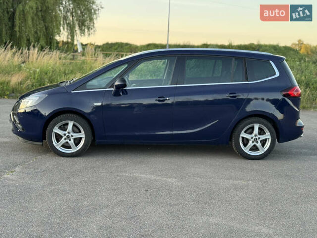 Синий Опель Zafira Tourer, объемом двигателя 2 л и пробегом 222 тыс. км за 10300 $, фото 1 на Automoto.ua