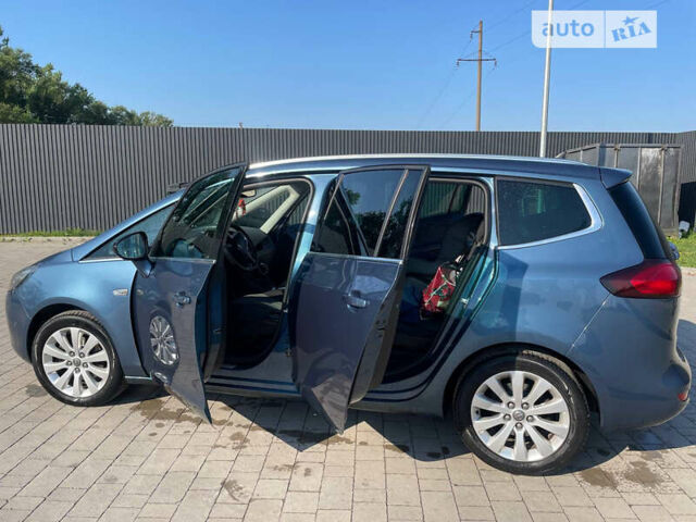 Синий Опель Zafira Tourer, объемом двигателя 1.6 л и пробегом 240 тыс. км за 9600 $, фото 6 на Automoto.ua