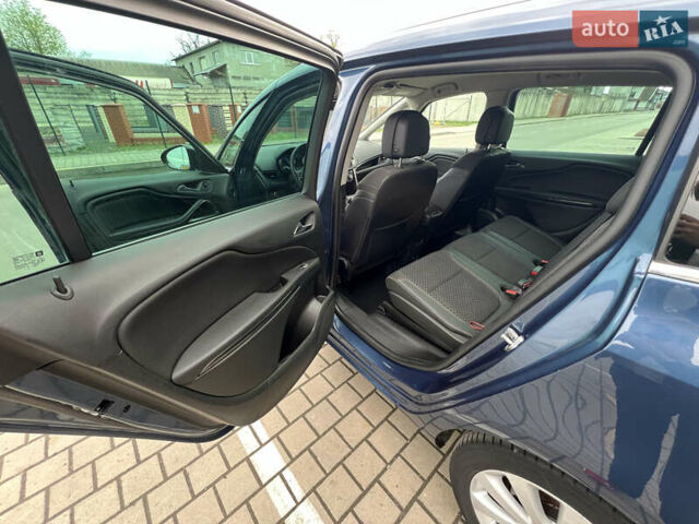 Синий Опель Zafira Tourer, объемом двигателя 1.6 л и пробегом 298 тыс. км за 10700 $, фото 9 на Automoto.ua