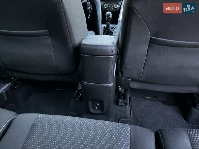 Синій Опель Zafira Tourer, об'ємом двигуна 1.6 л та пробігом 338 тис. км за 12300 $, фото 44 на Automoto.ua