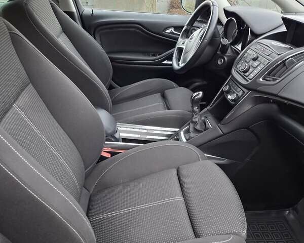 Опель Zafira Tourer 2014 в Тернополе на Automoto.ua Зеленый Опель Zafira Tourer, объемом двигателя 1.6 л и пробегом 245 тыс. км за 10500 $, фото 16 на Automoto.ua