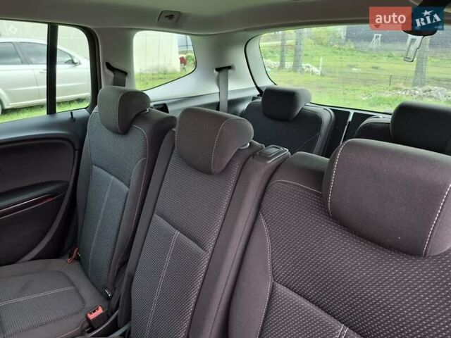 Опель Zafira Tourer 2014 в Тернополе на Automoto.ua Зеленый Опель Zafira Tourer, объемом двигателя 1.6 л и пробегом 245 тыс. км за 10500 $, фото 31 на Automoto.ua