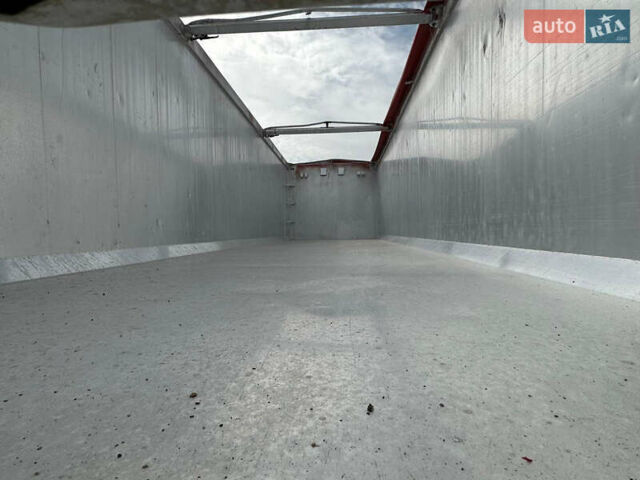 Красный Ова 390k911, объемом двигателя 0 л и пробегом 250 тыс. км за 23617 $, фото 13 на Automoto.ua