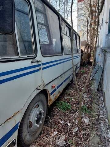 Белый ПАЗ 3105, объемом двигателя 4 л и пробегом 300 тыс. км за 5000 $, фото 2 на Automoto.ua