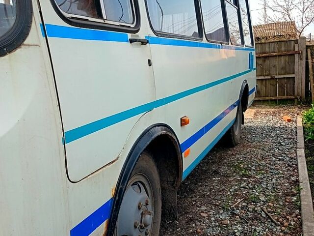 Белый ПАЗ 3205, объемом двигателя 4.7 л и пробегом 350 тыс. км за 2500 $, фото 3 на Automoto.ua