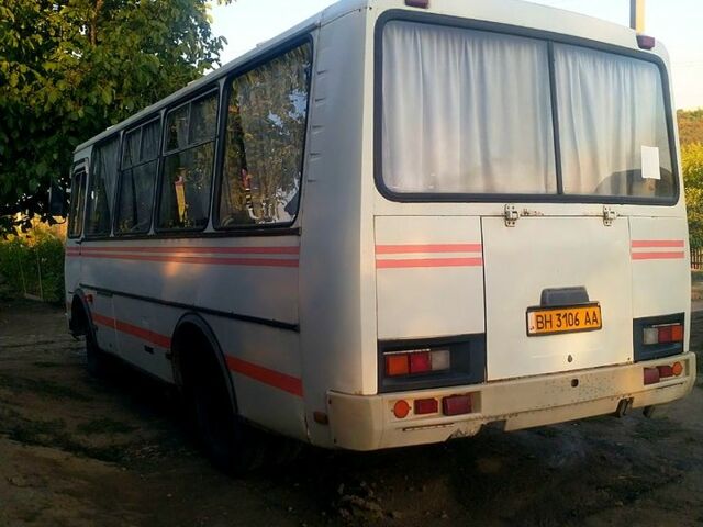 Белый ПАЗ 3205, объемом двигателя 4.7 л и пробегом 148 тыс. км за 4500 $, фото 3 на Automoto.ua