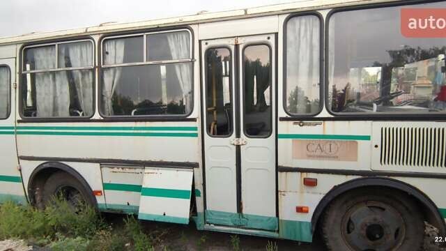 Белый ПАЗ 3205, объемом двигателя 0 л и пробегом 160 тыс. км за 2800 $, фото 1 на Automoto.ua
