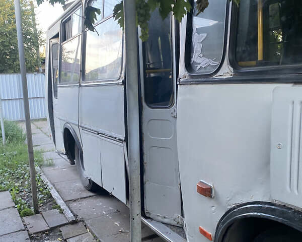 Белый ПАЗ 3205, объемом двигателя 4.67 л и пробегом 250 тыс. км за 4000 $, фото 1 на Automoto.ua