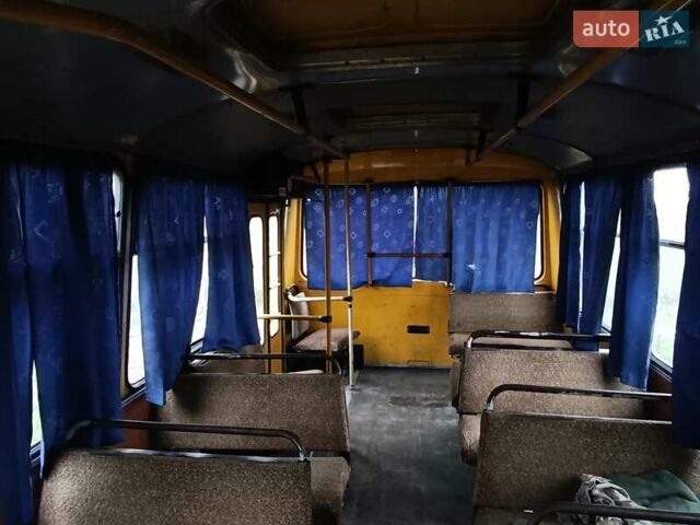 Желтый ПАЗ 3205, объемом двигателя 4.75 л и пробегом 150 тыс. км за 2650 $, фото 1 на Automoto.ua