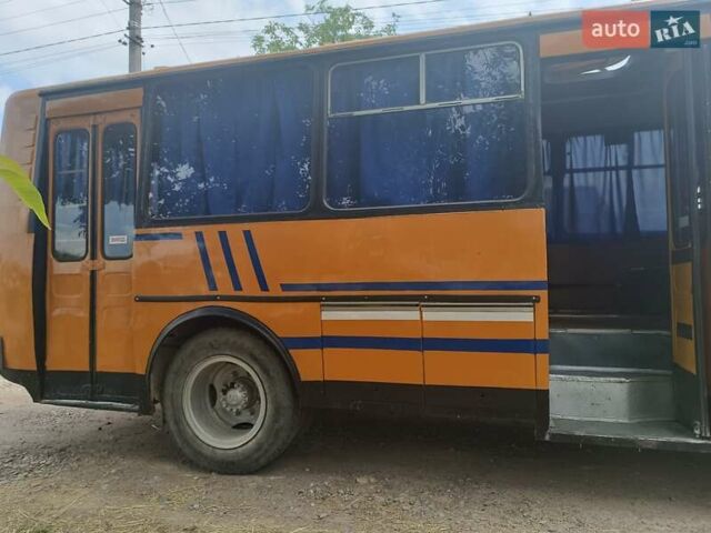 Желтый ПАЗ 3205, объемом двигателя 4 л и пробегом 200 тыс. км за 3500 $, фото 1 на Automoto.ua