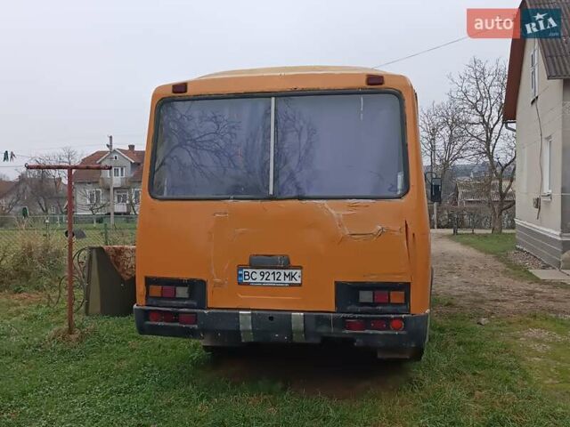 Желтый ПАЗ 3205, объемом двигателя 4.75 л и пробегом 150 тыс. км за 2650 $, фото 5 на Automoto.ua
