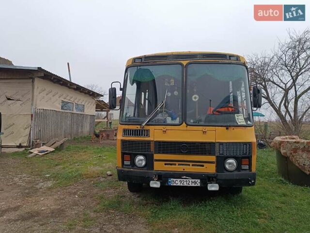 Желтый ПАЗ 3205, объемом двигателя 4.75 л и пробегом 150 тыс. км за 2650 $, фото 4 на Automoto.ua