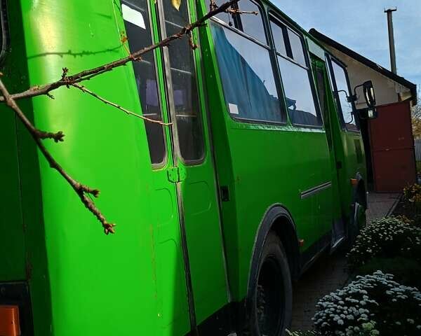 Зелений ПАЗ 3205, об'ємом двигуна 4.75 л та пробігом 300 тис. км за 5000 $, фото 3 на Automoto.ua