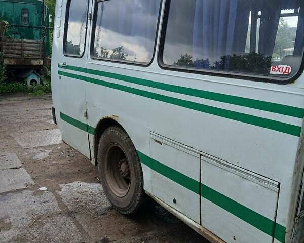 Зелений ПАЗ 3205, об'ємом двигуна 4.75 л та пробігом 111 тис. км за 6100 $, фото 1 на Automoto.ua