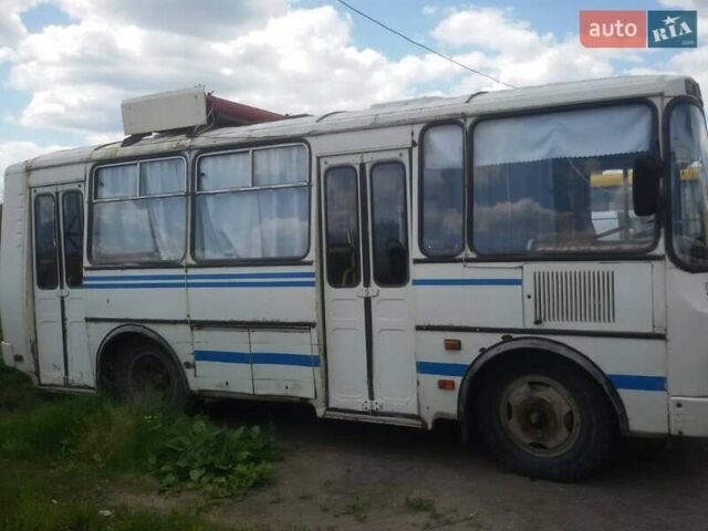 Белый ПАЗ 32051, объемом двигателя 4.67 л и пробегом 77 тыс. км за 2200 $, фото 3 на Automoto.ua