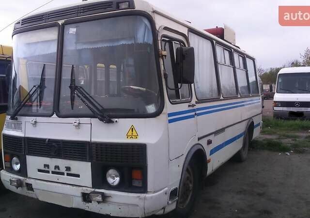 Белый ПАЗ 32051, объемом двигателя 4.67 л и пробегом 77 тыс. км за 2200 $, фото 1 на Automoto.ua