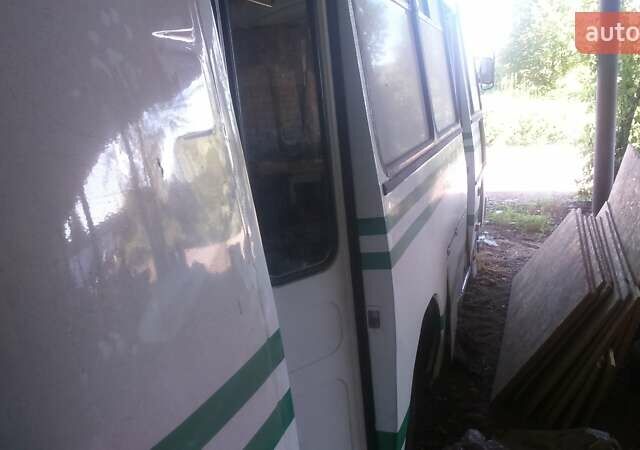 Белый ПАЗ 32054, объемом двигателя 4.67 л и пробегом 78 тыс. км за 3500 $, фото 12 на Automoto.ua