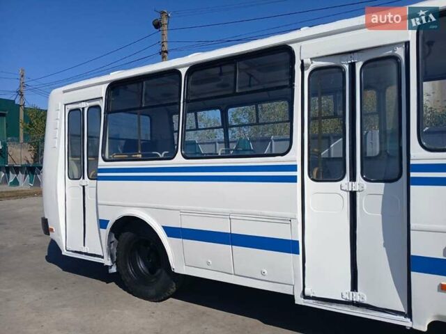 Белый ПАЗ 32054, объемом двигателя 4.67 л и пробегом 30 тыс. км за 12000 $, фото 2 на Automoto.ua