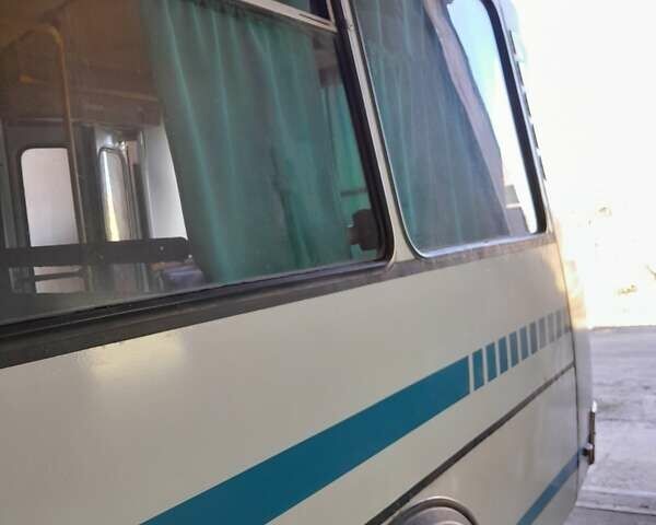 Белый ПАЗ 32054, объемом двигателя 4.7 л и пробегом 100 тыс. км за 2700 $, фото 3 на Automoto.ua