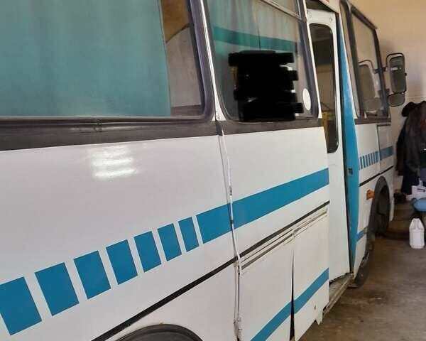 Белый ПАЗ 32054, объемом двигателя 4.7 л и пробегом 100 тыс. км за 2700 $, фото 5 на Automoto.ua