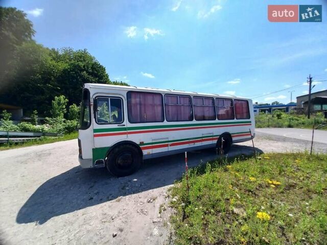 Білий ПАЗ 4234, об'ємом двигуна 4.75 л та пробігом 450 тис. км за 4500 $, фото 1 на Automoto.ua