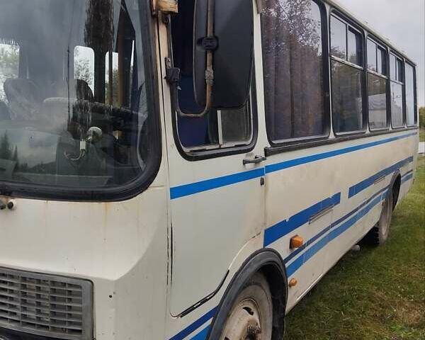 Белый ПАЗ 4234, объемом двигателя 4.75 л и пробегом 300 тыс. км за 4500 $, фото 3 на Automoto.ua