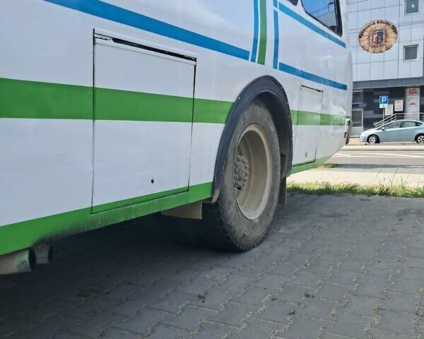 Білий ПАЗ 4234, об'ємом двигуна 4.75 л та пробігом 205 тис. км за 8000 $, фото 15 на Automoto.ua
