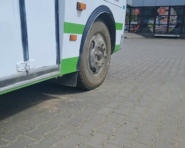 Білий ПАЗ 4234, об'ємом двигуна 4.75 л та пробігом 205 тис. км за 8000 $, фото 16 на Automoto.ua