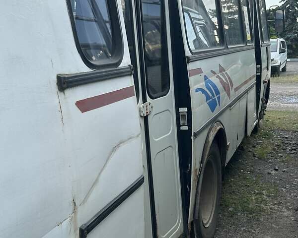 Белый ПАЗ 4234, объемом двигателя 4.8 л и пробегом 745 тыс. км за 4700 $, фото 4 на Automoto.ua