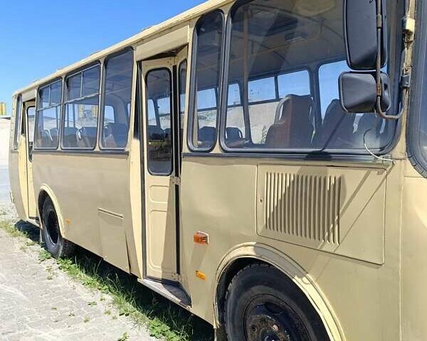 Бежевий ПАЗ 4234, об'ємом двигуна 4.75 л та пробігом 393 тис. км за 6000 $, фото 2 на Automoto.ua