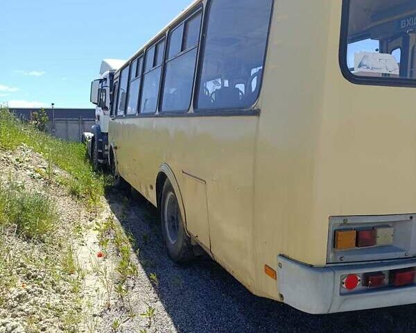 Бежевий ПАЗ 4234, об'ємом двигуна 4.75 л та пробігом 393 тис. км за 6000 $, фото 5 на Automoto.ua