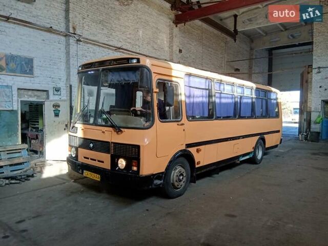 Желтый ПАЗ 4234, объемом двигателя 4.75 л и пробегом 210 тыс. км за 5500 $, фото 3 на Automoto.ua