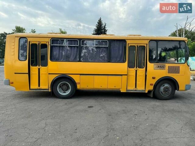 Желтый ПАЗ 4234, объемом двигателя 4.75 л и пробегом 250 тыс. км за 19000 $, фото 2 на Automoto.ua