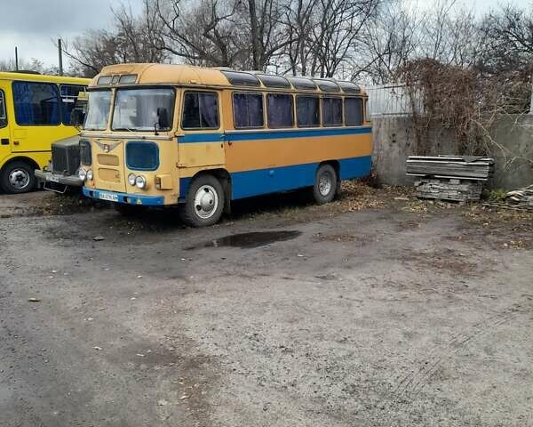Желтый ПАЗ 672М, объемом двигателя 4.25 л и пробегом 50 тыс. км за 3000 $, фото 1 на Automoto.ua