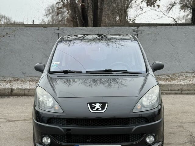 Чорний Пежо 1007, об'ємом двигуна 1.4 л та пробігом 200 тис. км за 3600 $, фото 1 на Automoto.ua