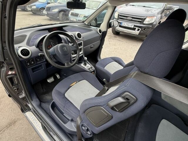 Чорний Пежо 1007, об'ємом двигуна 1.4 л та пробігом 200 тис. км за 3600 $, фото 10 на Automoto.ua