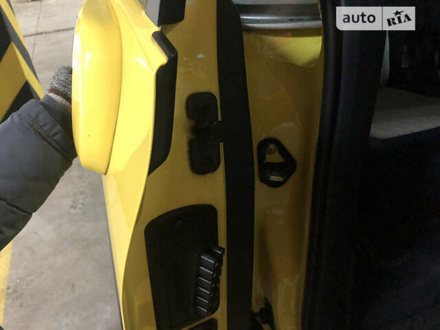 Жовтий Пежо 1007, об'ємом двигуна 1.6 л та пробігом 248 тис. км за 5000 $, фото 16 на Automoto.ua